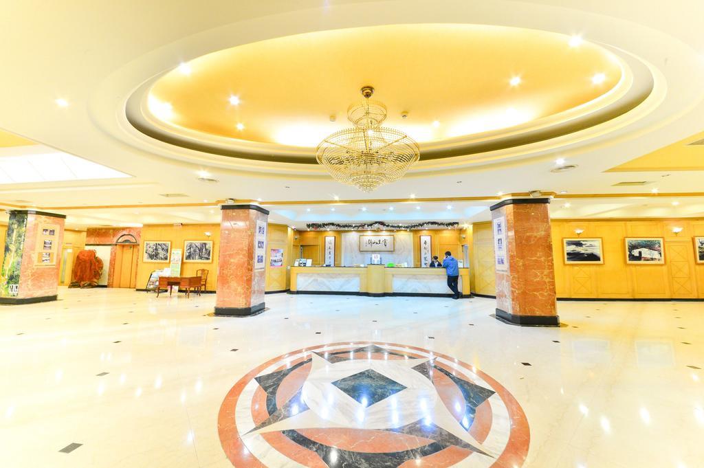 Dongpo Ti Lun Hotel Xinyi Eksteriør bilde